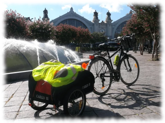 Ce sont les vacances, l'équipe du CUBE est au repos. Nous nous retrouvons le mardi 2 Septembre 2025 au Greet Hôtel , comme d'habitude. D'ici là vous pouvez vous accompagner sur le WEEK END des ASSOS les 5 et 6 septembre, on vous invite à tenir un stand avec nous. Voir ce Framadate : Et aussi sur le festival lez Arts à la Mare les 27 et 28 Septembre Voir cet autre Framadate : Ce sera un plaisir de vous voir avec nous Bonnes vacances à toutes et tous https://cube27.org/aout-2025-pas-de-cafe-velo/?utm_source=instagram-business&utm_medium=jetpack_social