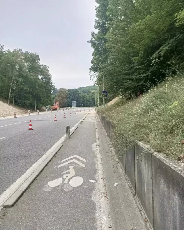 Voilà, au 15 août la piste cyclable est libérée. Nous pouvons à nouveau remonter par cette voie sécurisée . https://cube27.org/cote-des-cites-unies-piste-liberee/?utm_source=instagram-business&utm_medium=jetpack_social