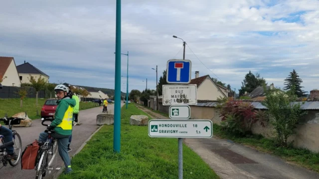 C'est parti pour la continuité de l'analyse, l'année dernière nous avions regardé le parcours entre Evreux et Normanville. Nous avions ensuite envoyé nos remarques au département qui en avait tenu compte, pour ce qui était possible. On redémarre un nouveau tronçon plus long en 2025 : Evreux à Conches en Ouche. Cela vous tente, allez donc voir les infos sur ce sondage : Et à bientôt sur nos montures à 2 roues. https://cube27.org/decouverte-v2703-episode-2-evreux-a-conches-en-ouche/?utm_source=instagram-business&utm_medium=jetpack_social
